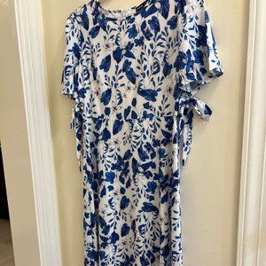 SHEIN Maxi Floral Dress Size 4 with Sleeve Ties
